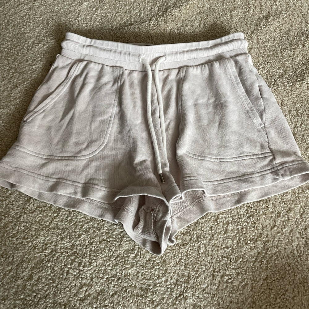 GAP Women's Casual Cream Shorts